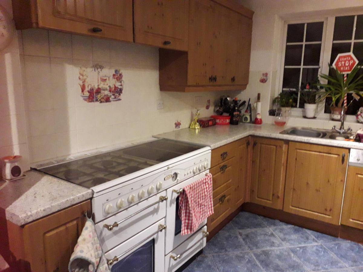 Home From Home Single Or Double Room Netflix Or Virgin Tv Wifi & Free Parking Poole Exterior photo