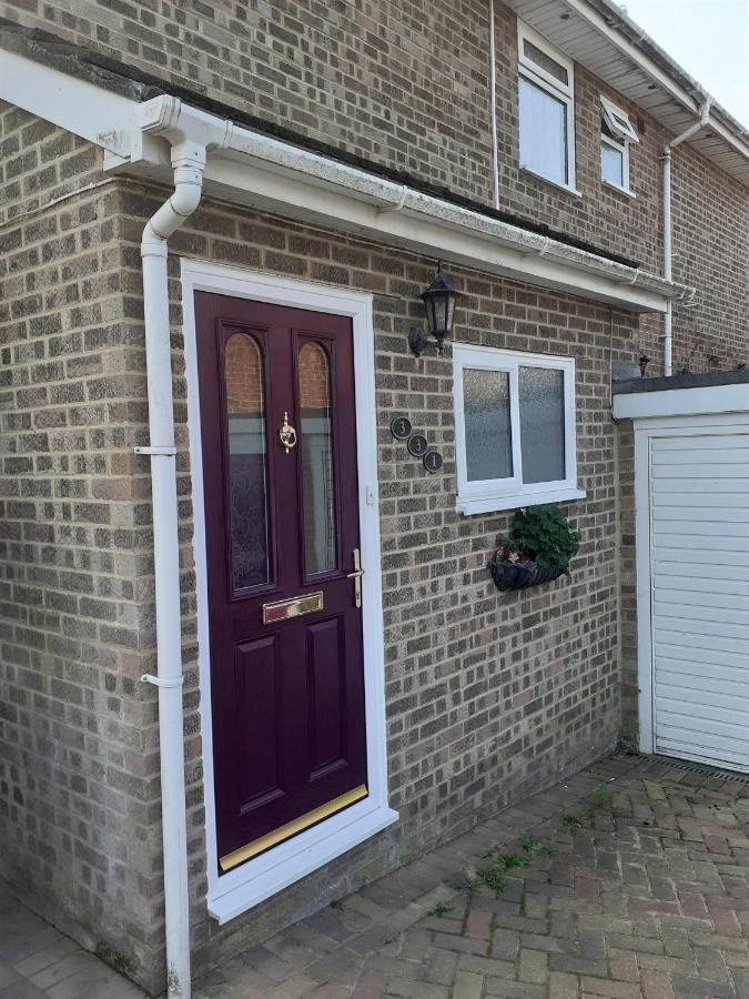 Home From Home Single Or Double Room Netflix Or Virgin Tv Wifi & Free Parking Poole Exterior photo