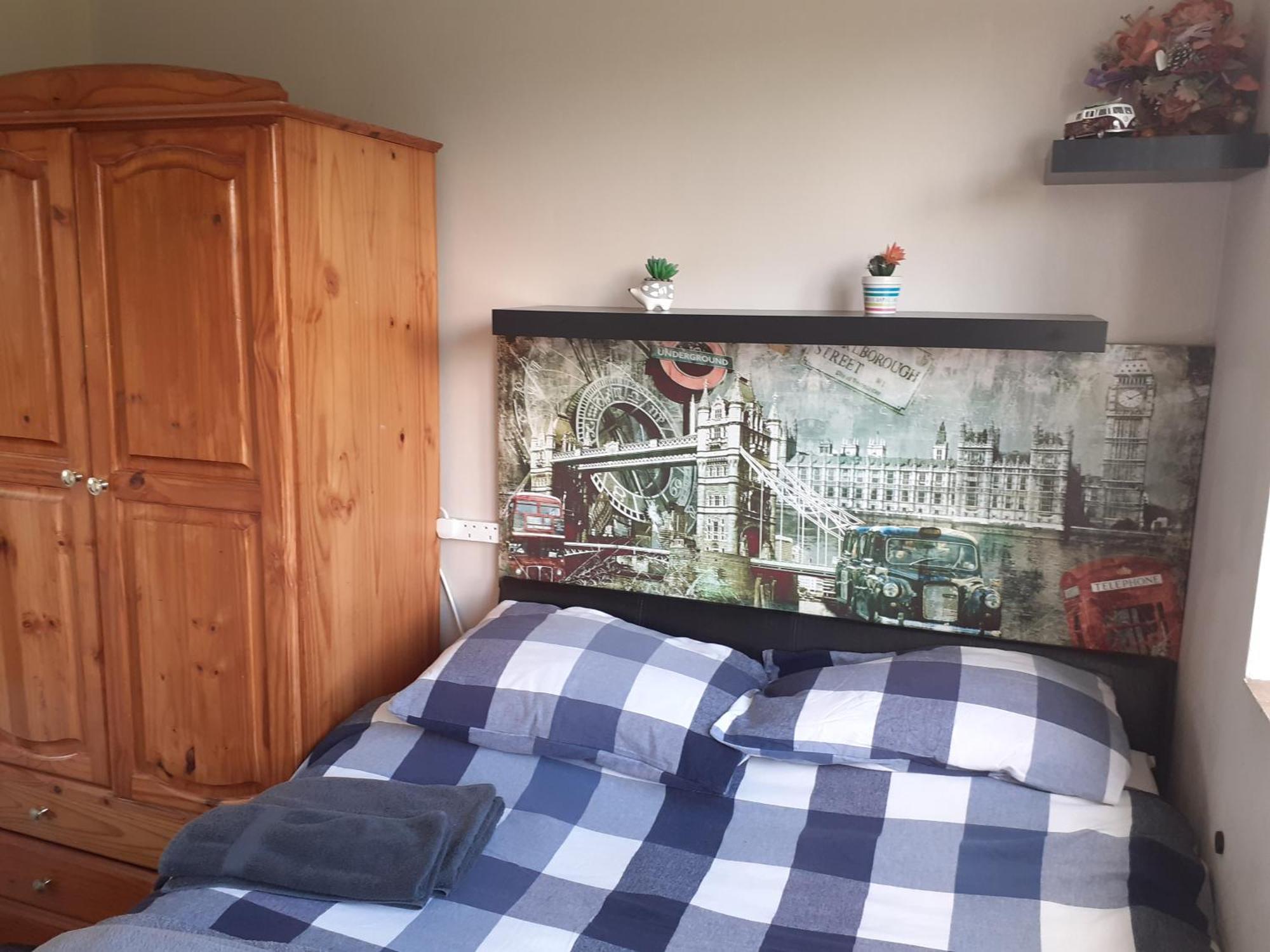 Home From Home Single Or Double Room Netflix Or Virgin Tv Wifi & Free Parking Poole Exterior photo