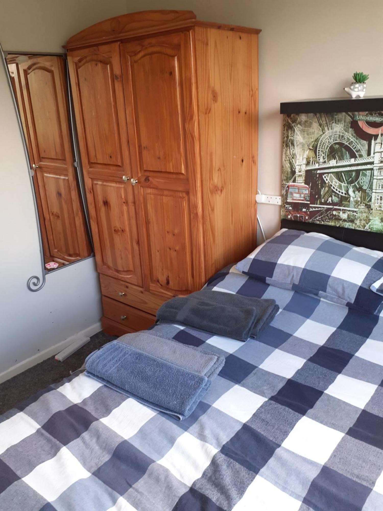 Home From Home Single Or Double Room Netflix Or Virgin Tv Wifi & Free Parking Poole Exterior photo