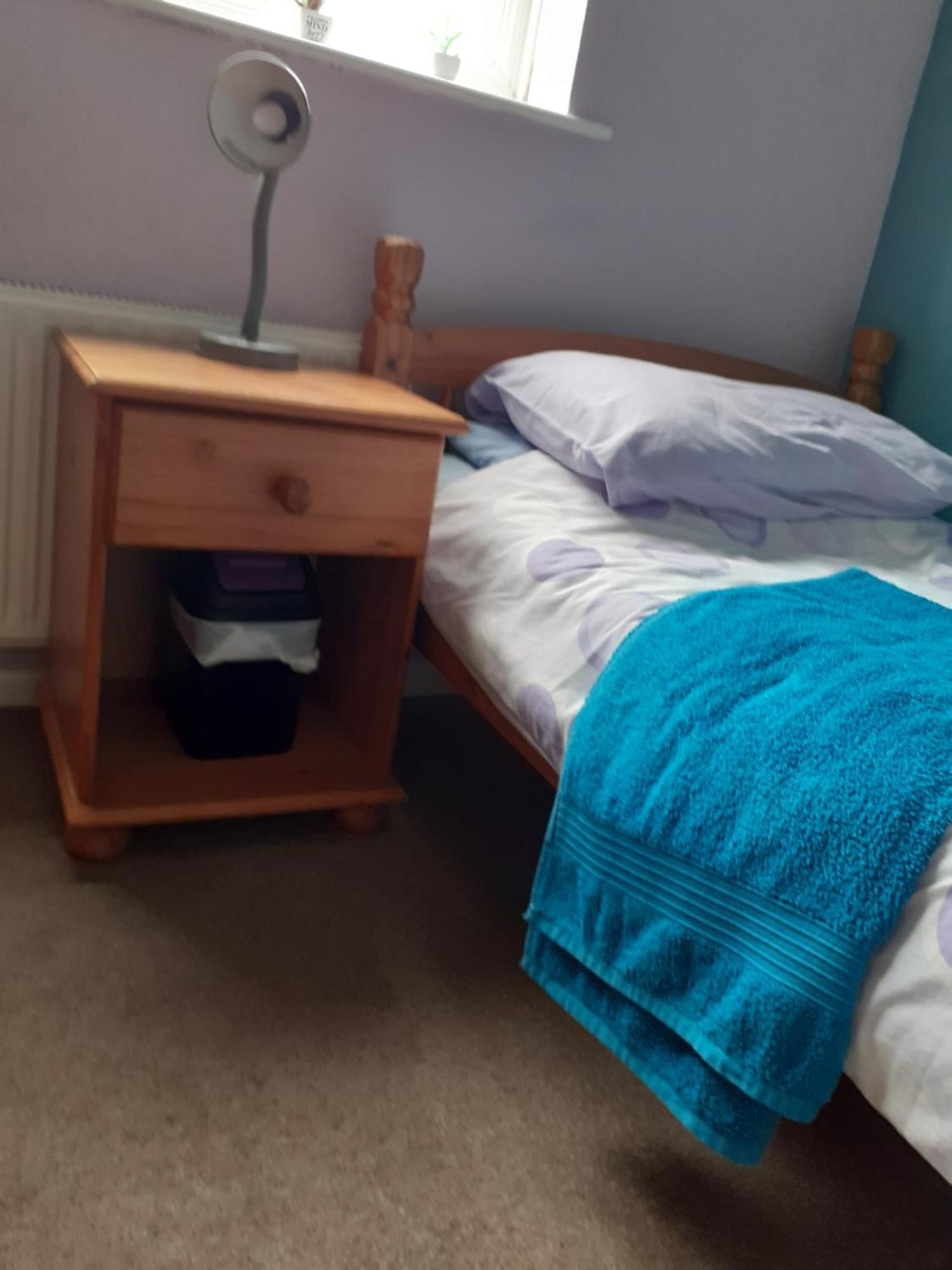 Home From Home Single Or Double Room Netflix Or Virgin Tv Wifi & Free Parking Poole Exterior photo